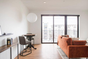 Flexhome East Side 1BR NO5 with Balcony Pool Gym